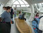 London  London Eye  Die Gondel im inneren (GB).